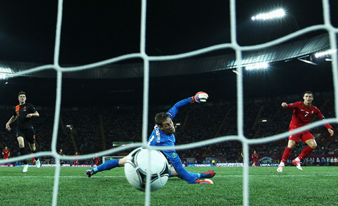 Cristiano Ronaldo goal, in Portugal 3-2 Holland, at the EURO 2012