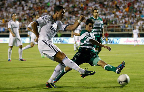 Cristiano Ronaldo shooting the ball, in Real Madrid pre-season game against Santos Laguna, in the United States tour 2012-2013