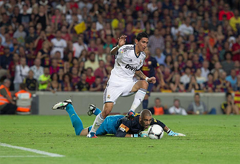 Angel Di María goal, after a mistake from Victor Valdés, in Barcelona vs Real Madrid in 2012