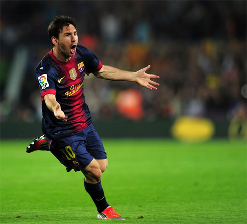 Lionel Messi goal celebrations in Barcelona vs Real Madrid in La Liga 2012-2013