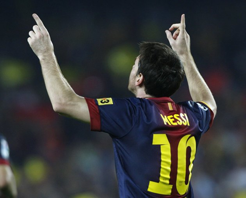 Lionel Messi raising his two arms to the air and dedicating the goal vs Real Madrid to his unborn son, in 2012-2013