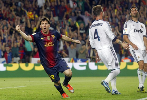 Lionel Messi scoring a goal in Barcelona 2-2 Real Madrid, in the Spanish League 2012-2013