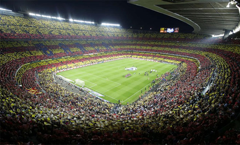 The Camp Nou packed on a Barcelona vs Real Madrid night game, wallpaper in 2012-2013