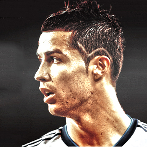 Ronaldo  Hairstyle 2012 on Ronaldo Profile Photo  With New Haircut And Hairstyle For 2012 2013