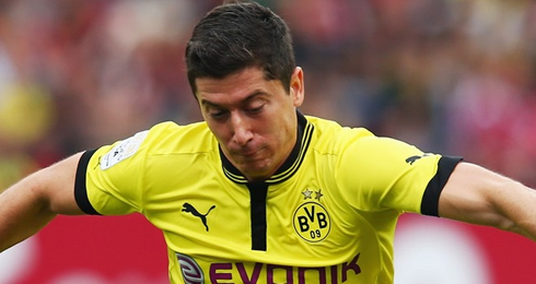 Robert Lewandowski in action for Borussia Dortmund, in 2012-2013