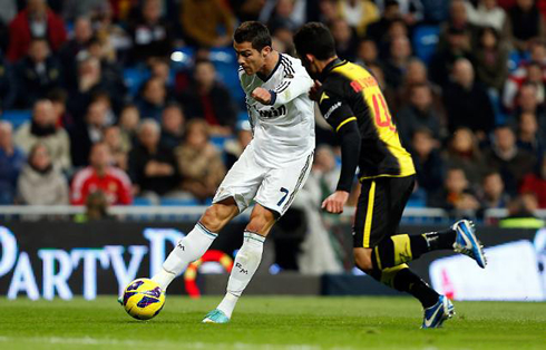 Cristiano Ronaldo powerful shot in Real Madrid vs Zaragoza, in 2012-2013
