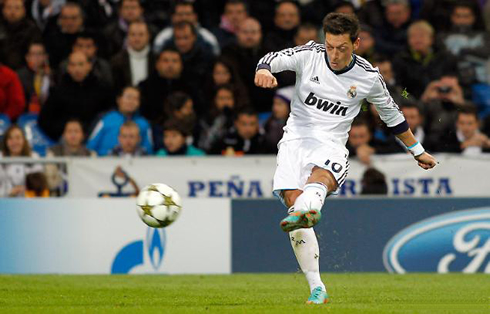 Ronaldo Ozil on Cristiano Ronaldo 585 Mesut Ozil Free Kick Goal In Real Madrid 2 2