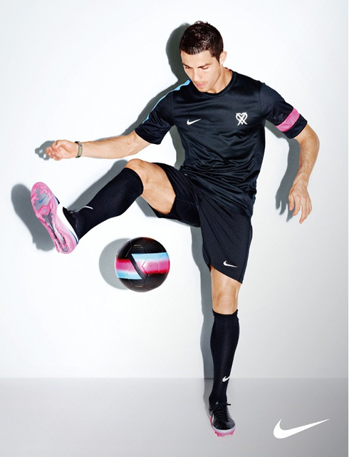 Cristiano Ronaldo doing tricks and juggling with the ball, in a Nike ad photoshoot, in 2012-2013