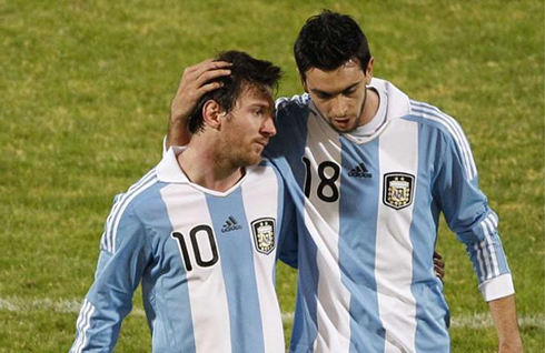 Javier Pastore showing he is a good friend of Lionel Messi, at the Argentinian National Team