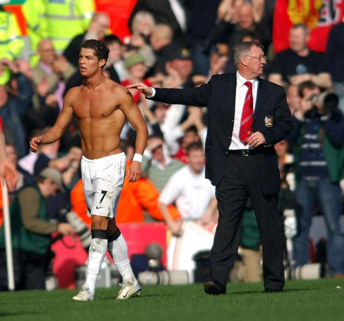 Cristiano Ronaldo shirtless and all buffed up in Manchester United, being protected by sir Alex Ferguson