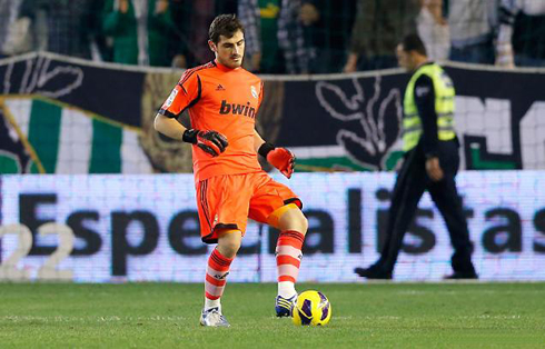 Iker Casillas sloppy footwork, in Real Madrid 2012-2013