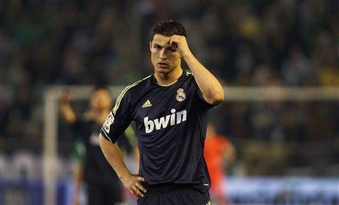 Cristiano Ronaldo scratching his head and eye, in Real Madrid 1-0 loss against Betis, in La Liga 2012-2013