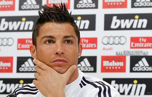 http://www.ronaldo7.net/news/2013/01/cristiano-ronaldo-614-serious-look-in-2013.jpg