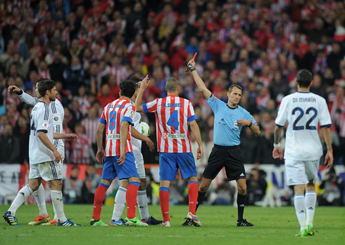 Cristiano Ronaldo being shown a red card, in Real Madrid vs Atletico Madrid, in Copa del Rey 2013 final