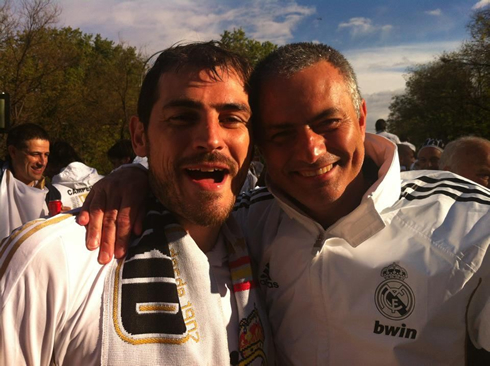 José Mourinho and Iker Casillas fake friendship in the 2012 title celebrations