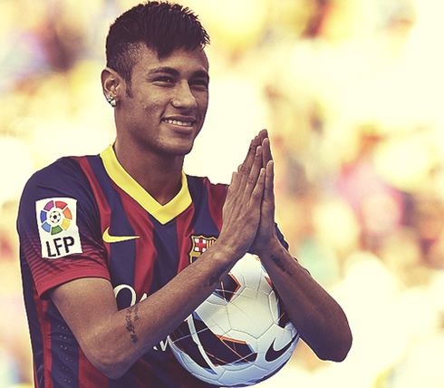 Neymar thanking the fans on his Barcelona presentation, on June 3, 2013