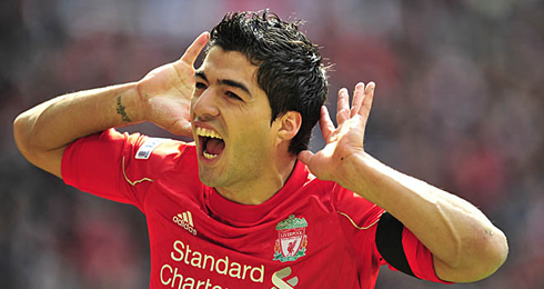 Luis Suárez trademark goal celebration in Liverpool