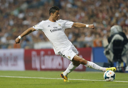 Cristiano Ronaldo controlling the ball in style