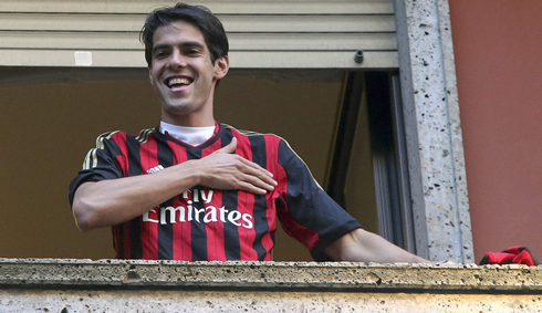 Kaká is a happy man again, with AC Milan jersey 2013-2014