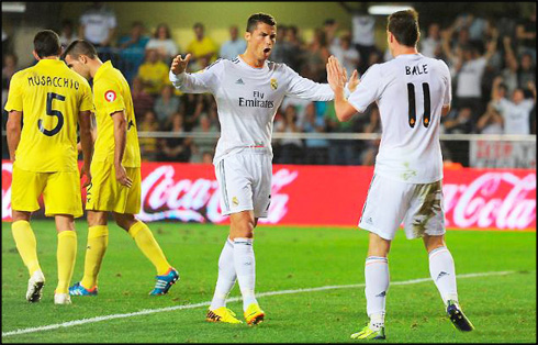Cristiano Ronaldo celebrates Real Madrid goal with Gareth Bale, in Villarreal 2-2 Real Madrid