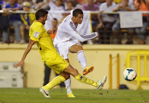 Cristiano Ronaldo right-foot strike, in Villarreal vs Real Madrid, for La Liga 2013-2014