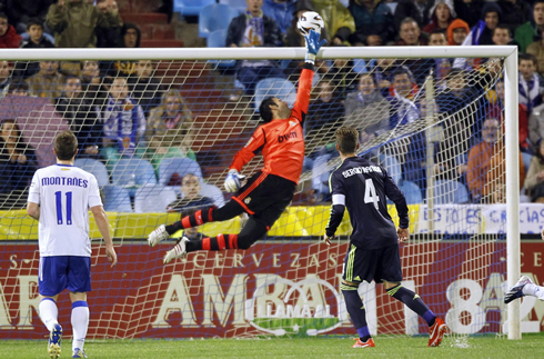 Diego López incredible save for Real Madrid, in 2013-2014