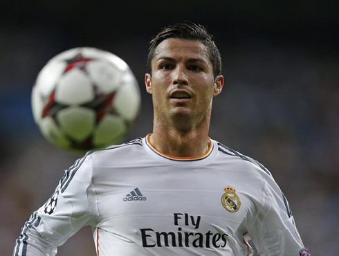 Cristiano Ronaldo ball obsession in Real Madrid 2013-2014