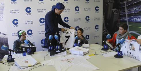 Cristiano Ronaldo offering his jersey to a sick kid