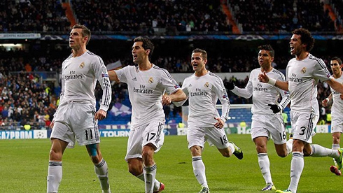 Real Madrid players following Gareth Bale