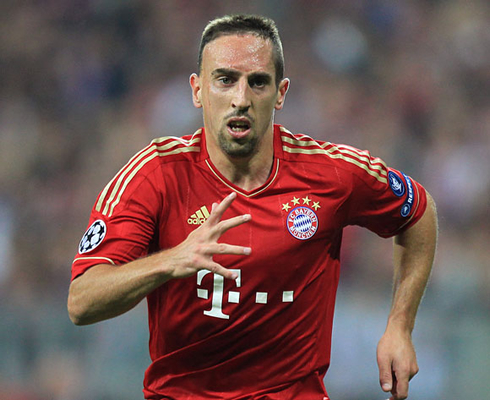Franck Ribery chasing the ball in a Bayern Munich game