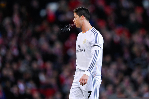 Cristiano Ronaldo rude reaction, spitting to the air