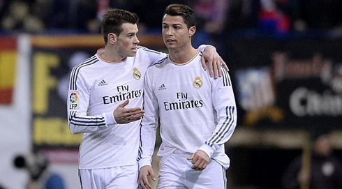 Cristiano Ronaldo listening to Gareth Bale, in Madrid