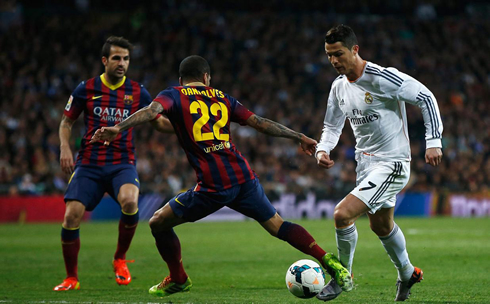 Cristiano Ronaldo being clipped and tripped by Daniel Alves for a penalty-kick, in Barcelona vs Real Madrid
