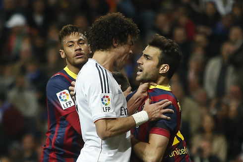 Pepe vs Cesc Fabregas in Real Madrid 3-4 Barcelona