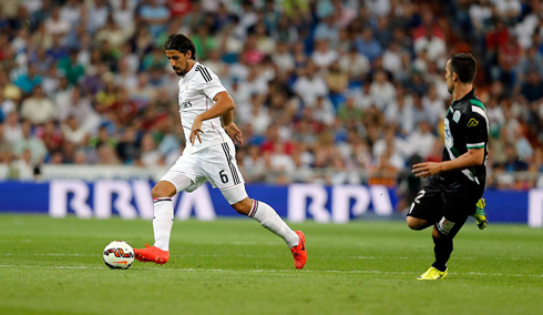 Sami Khedira playing in Real Madrid first league game of 2014-2015
