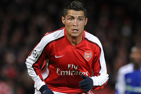 Cristiano Ronaldo wearing a Arsenal shirt