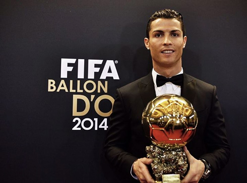 Cristiano Ronaldo holding the 2014 FIFA Ballon d'Or trophy