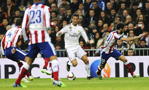 Cristiano Ronaldo dribbling action in Real Madrid vs Atletico Madrid