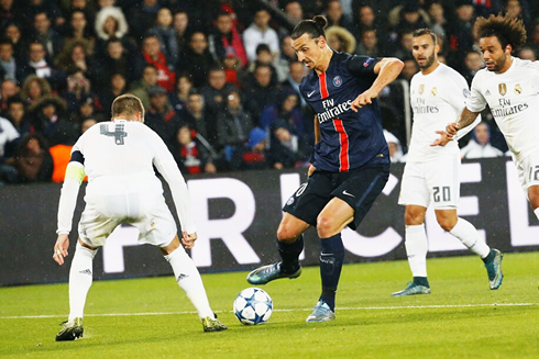 Zlatan Ibrahimovic trying to score in PSG 0-0 Real Madrid, in 2015