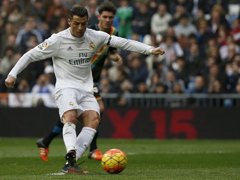 Cristiano Ronaldo penalty kick in Real Madrid 10-2 Rayo Vallecano
