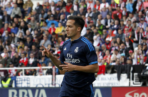 Lucas Vázquez scoring for Real Madrid in La Liga 2016