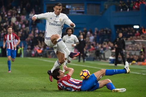 Cristiano Ronaldo jumping over Savic