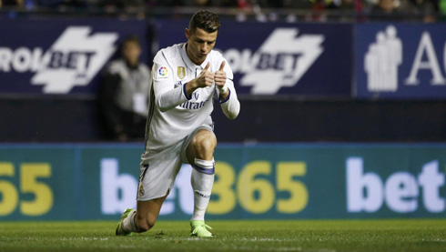 Cristiano Ronaldo down in one knee