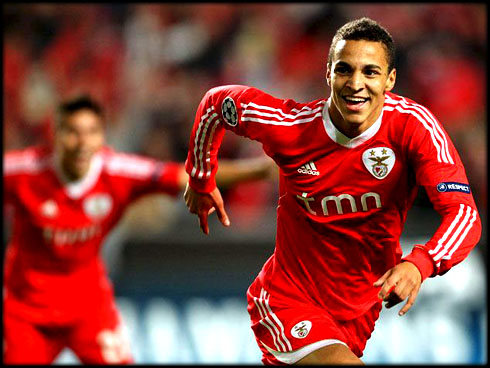 Rodrigo playing for SL Benfica, in 2011-2012