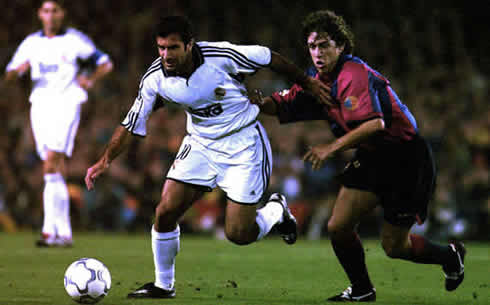 Luís Figo dribbling Carles Puyol, in Real Madrid vs Barcelona