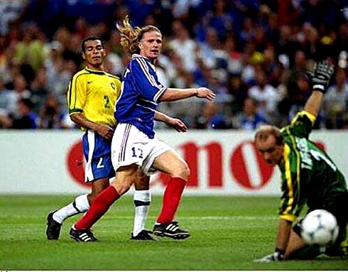 Emmanuel Petit goal, with Cafu and Taffarel looking powerless, in France 3-0 Brazil, for the FIFA World Cup 1998 final