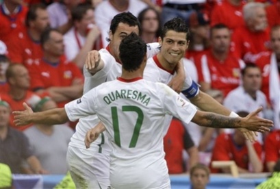 Ronaldo Quaresma on Cristiano Ronaldo Celebrating With Quaresma And Hugo Almeida