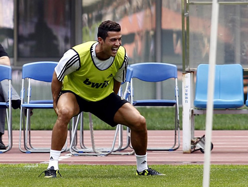 Cristiano Ronaldo having fun in practice, in China