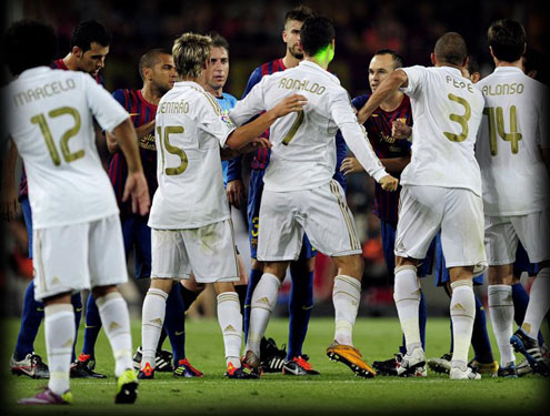 Barcelona 3-2 Real Madrid. Exciting game ends with a fight