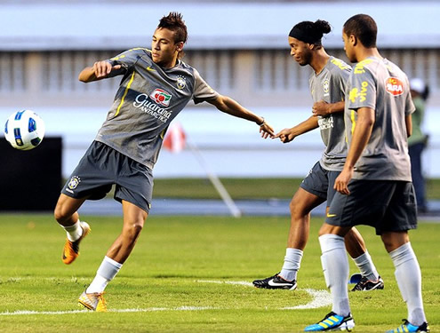 Neymar with Ronaldinho in a practice and training session for Brazil